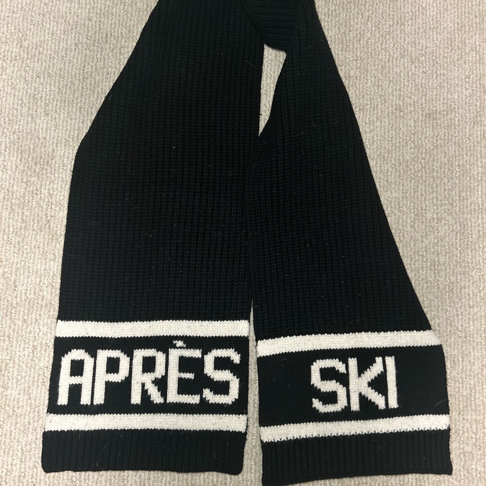 Tory Sport Black and Cream Knit Scarf